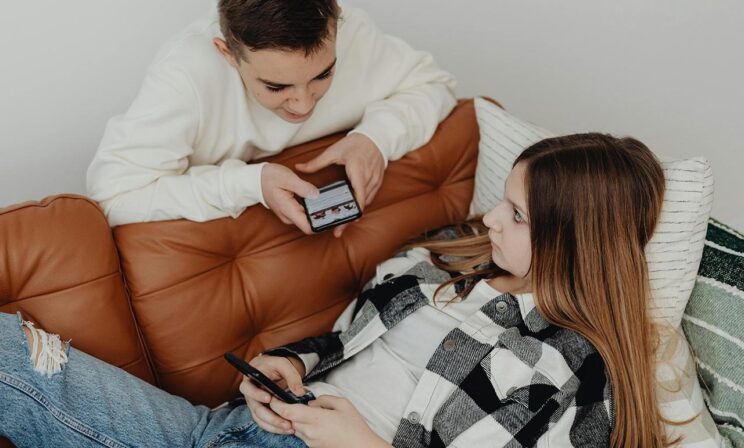 Ребенок увлечен гаджетами. Как заставить его соблюдать договоренности?