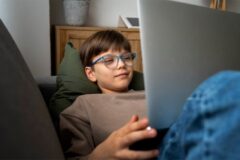 «Сын общается с друзьями только онлайн»