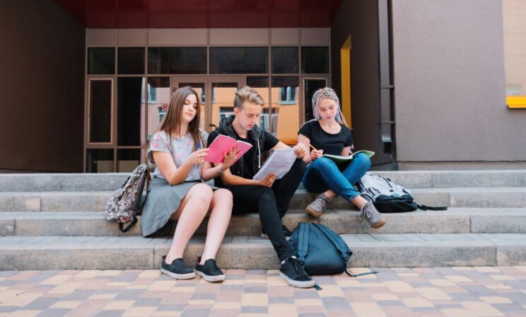 В российских вузах появятся обязательные гуманитарные предметы