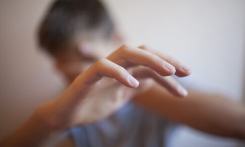 Подростков несколько месяцев избивали в реабилитационном центре Подмосковья: главное