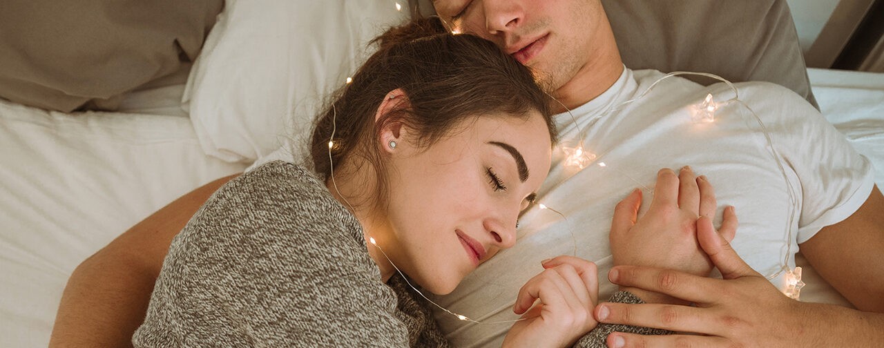 «В Новый год сажусь на электричку и еду в лес». Истории людей, которым классно не отмечать