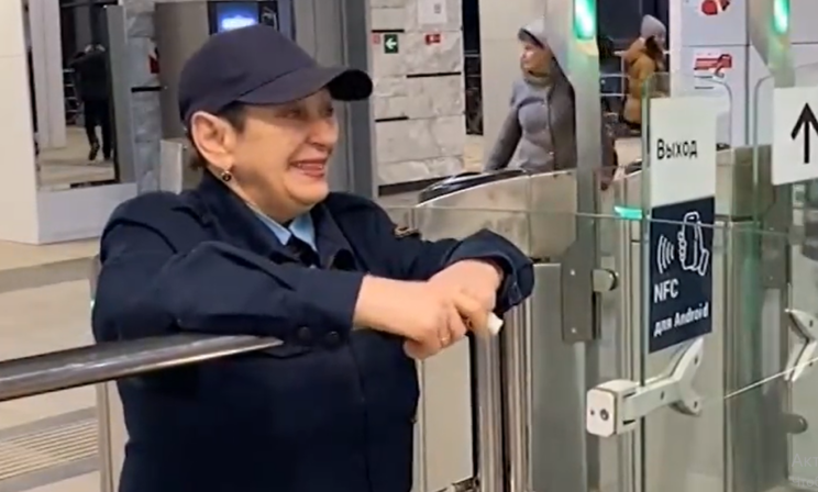 Москвичи собрали 160 тысяч рублей на подарок «самому доброму контролеру»