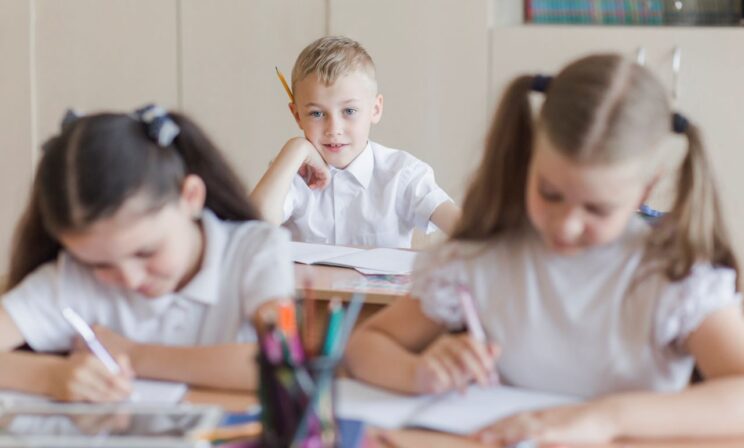 Госдума отклонила законопроект о выплатах на детей к 1 сентября