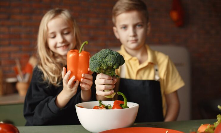 Ученые предложили людям "планетарную диету": меньше мяса, больше овощей