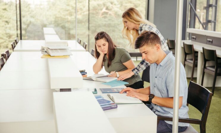 Путин предложил создать рейтинг 100 худших образовательных организаций