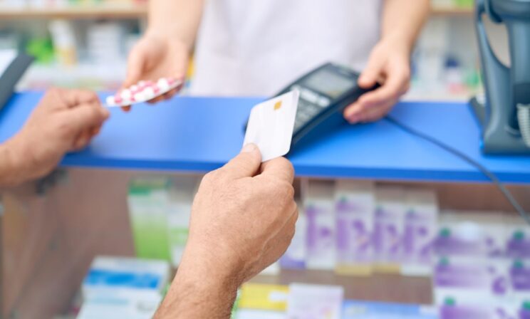 Выдачу лекарств через «Почту России» планируют запустить в 2026 году