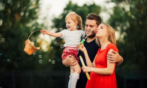 Путин заявил о совершенствовании системы поддержки семей и новых выплатах