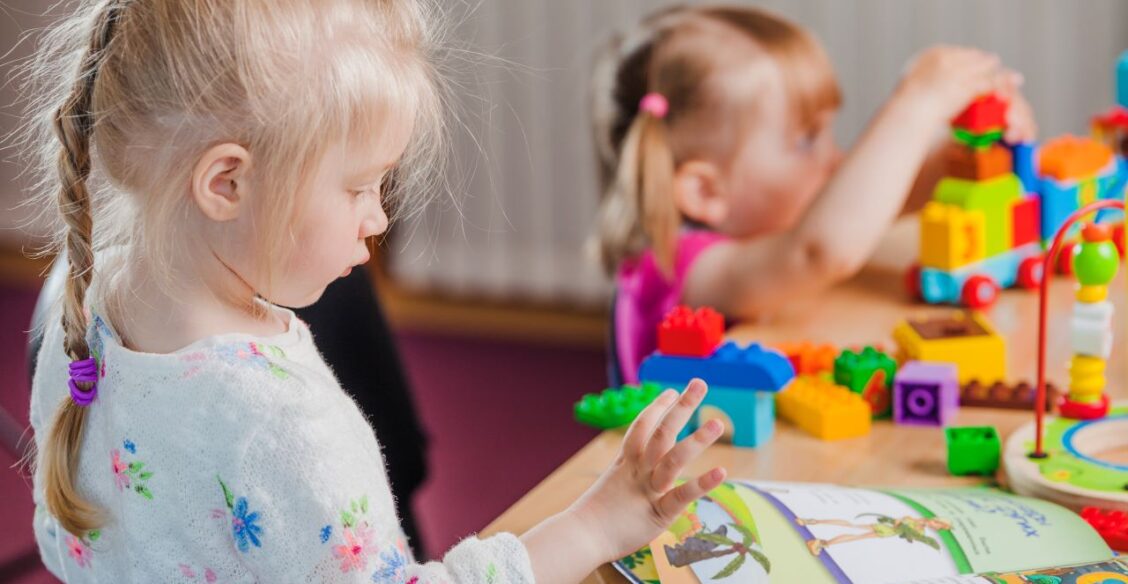 В России могут продлить время работы детсадов и создать ясельные группы