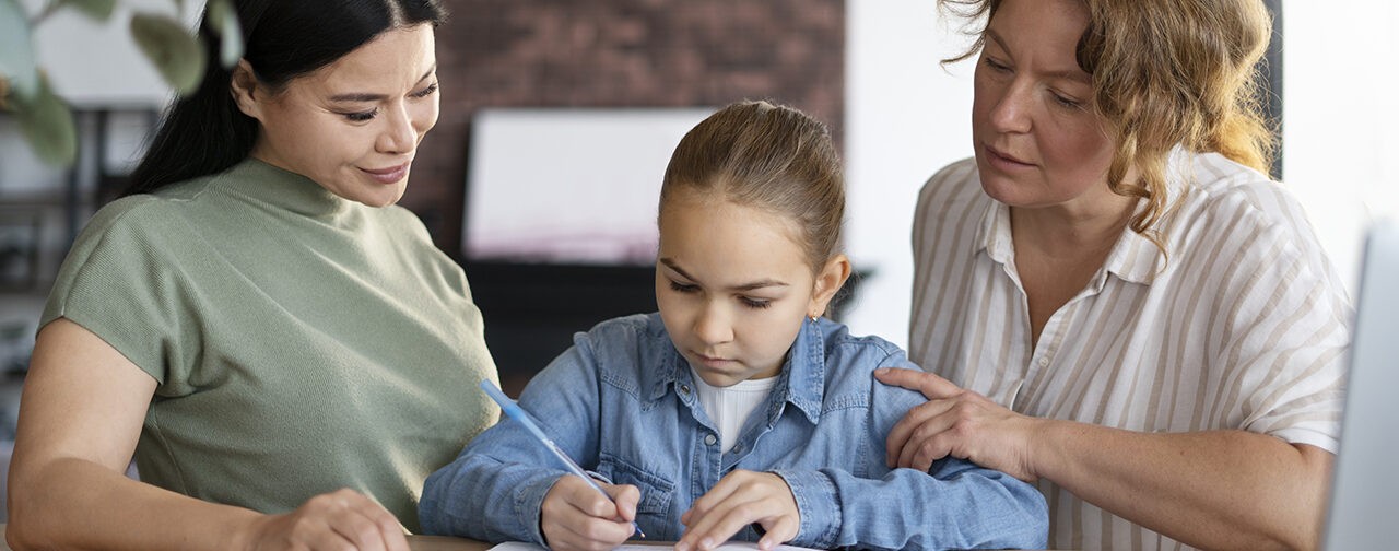 Классный руководитель уволился в середине учебного года. Что делать родителям?