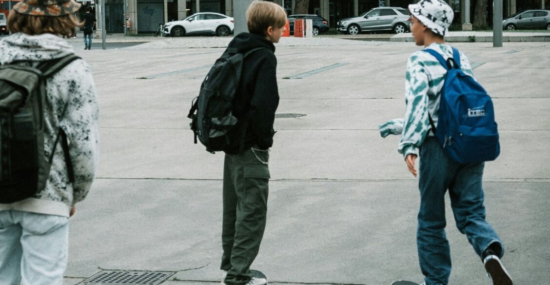 Минпросвещения представило статистику о детях, которые не посещают школу