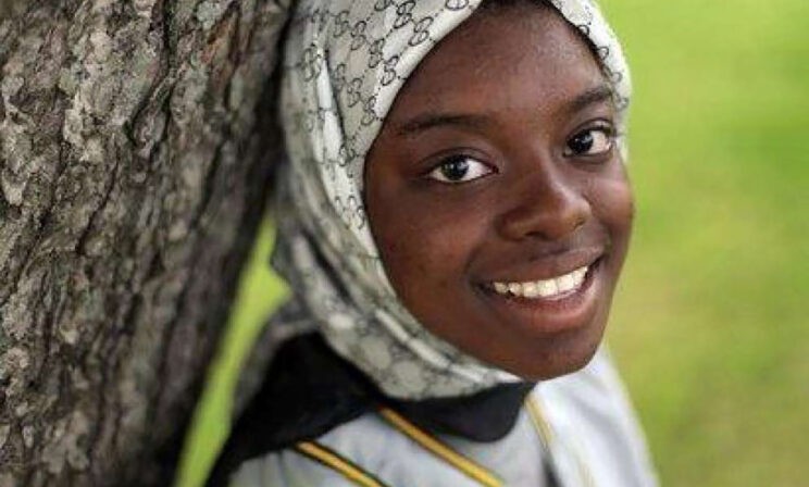 Пошла в школу позже братьев, но поступила в Гарвард в 15 лет. История девочки из многодетной семьи