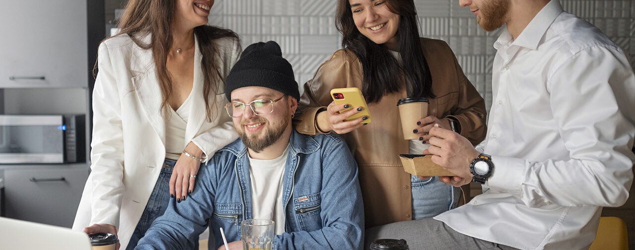 «Хотят, чтобы ты пахал за троих, а получал только за себя». Зумеры — о том, почему они не работают