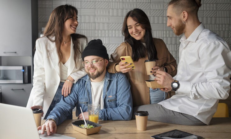 «Хотят, чтобы ты пахал за троих, а получал только за себя». Зумеры — о том, почему они не работают