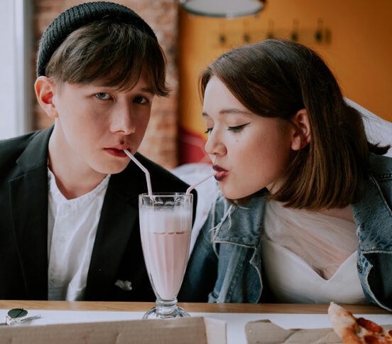 «У моего 15-летнего сына появилась девушка, и он требует больше денег на карманные расходы»