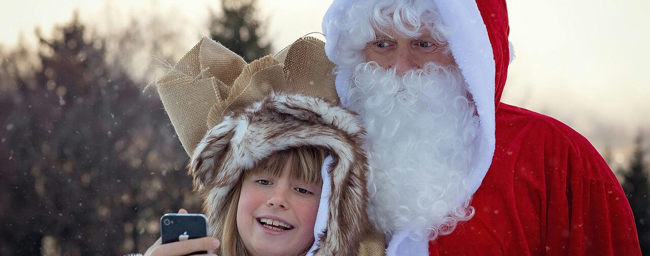 «Я больше не верю в Санту» — сказала наша восьмилетняя дочь. И мы приняли ее в команду