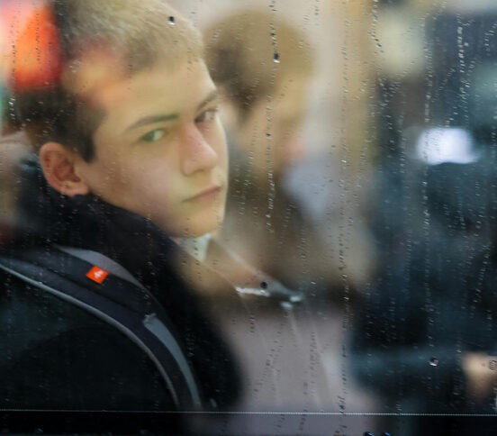 После трагедии не идем в школу — тогда какой у нас план? Помогите ребенку не закреплять страх