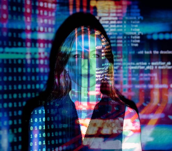 «Алиса, поговори со мной по-английски». 6 способов изучать иностранные языки с помощью нейросетей