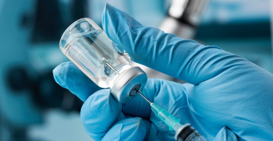 В России выпустили первые тестовые серии вакцины от рака