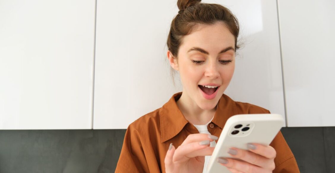 Соцсети и ИИ привели к появлению нового слова года