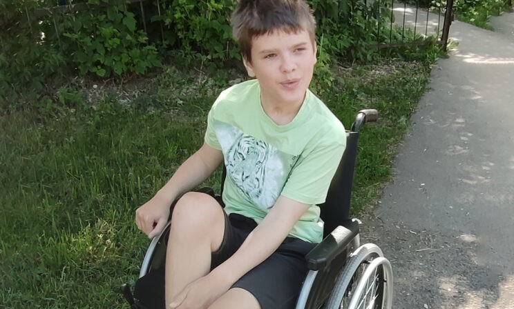 Лева ехал к родным в деревню на Новый год, а оказался в реанимации без сознания