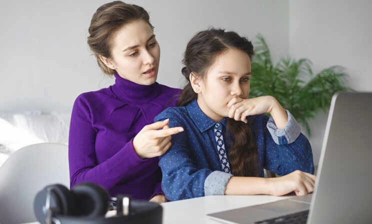 Учитель не ставит оценки в электронный журнал. Как быть родителям?