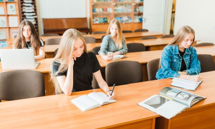 Минпросвещения представило новый образовательный стандарт для старших классов