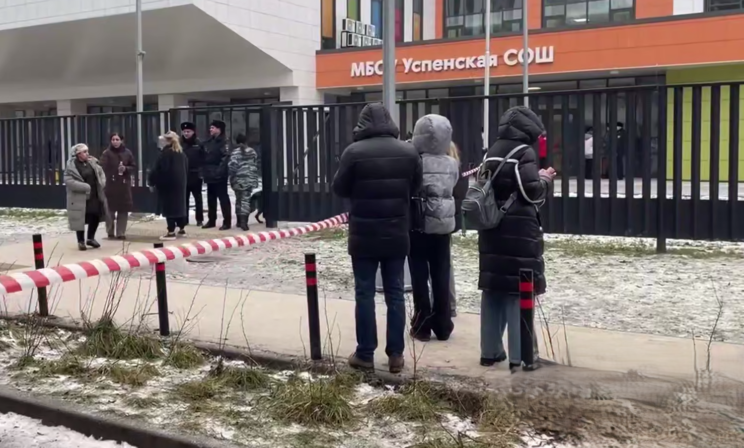 Учительница подмосковной школы, где случилось нападение, спасла учеников