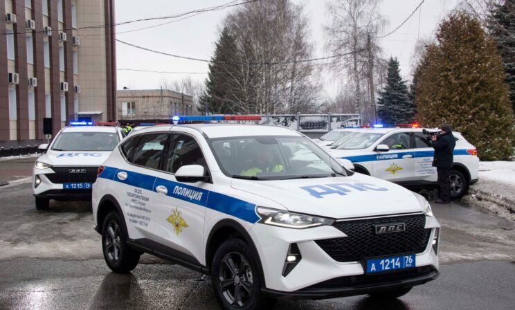 В Ярославле 10-летний ребенок сел за руль иномарки