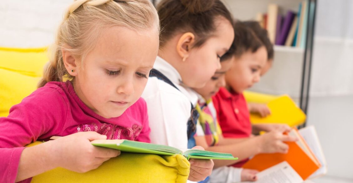 Futurism: ученики в Британии теряют навыки обращения с книгами из-за гаджетов