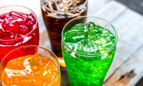 ВОЗ призвала повысить налоги на алкоголь и сладкие напитки