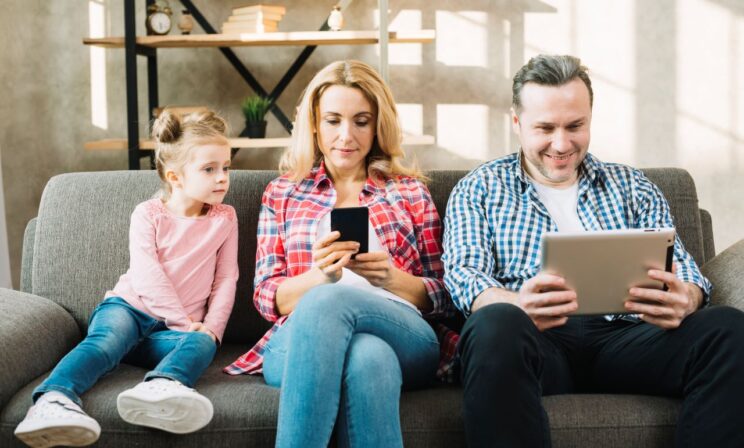 Российский биолог рассказал, как гаджеты и питание влияют на здоровье мозга