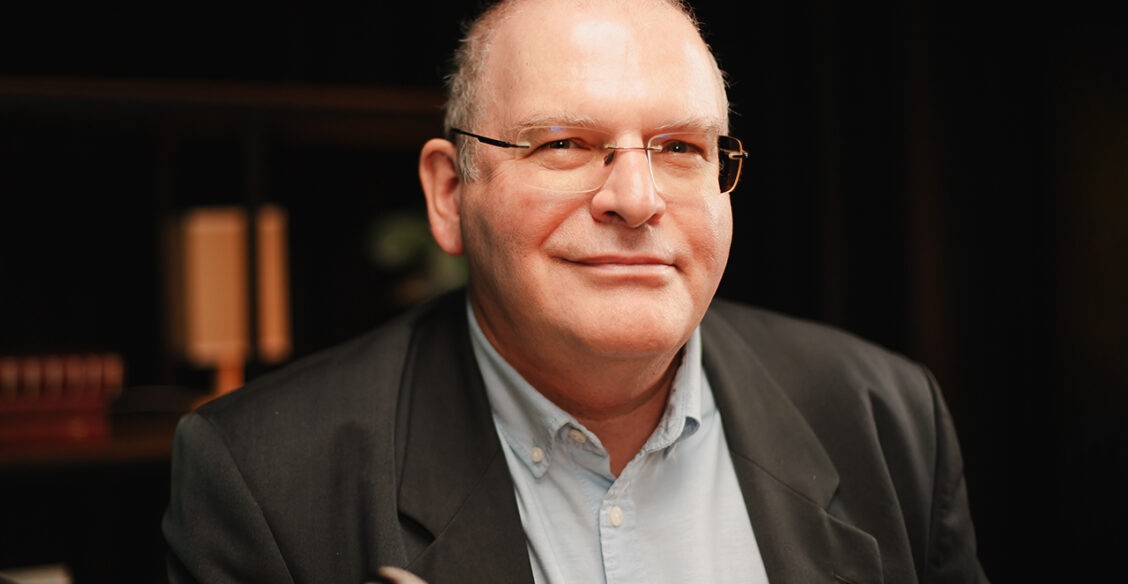 Рабыня Родопия, надпись на сосуде, упавшая стена и черные археологи. Аскольд Иванчик — о новых открытиях