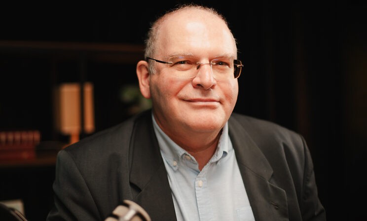 Рабыня Родопия, надпись на сосуде, упавшая стена и черные археологи. Аскольд Иванчик — о новых открытиях