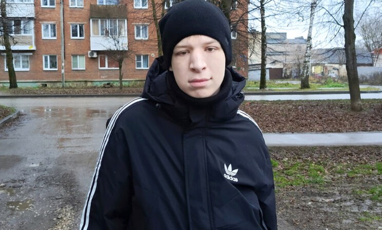 У Сережи болит спина даже при небольшой нагрузке. Ему нужна операция