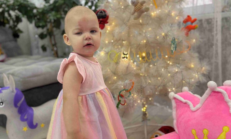 «Она плачет, но быстро забывает о плохом». Каролина борется с раком и находит силы танцевать