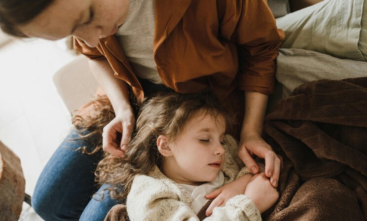 Дочь боится ходить в школу из-за недавних новостей. Как мне ее успокоить?