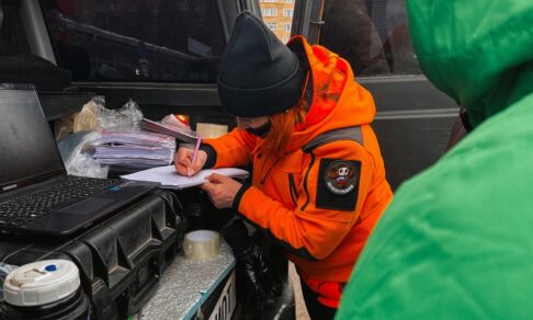 Пропавшую девочку в Смоленске ищут более 300 человек