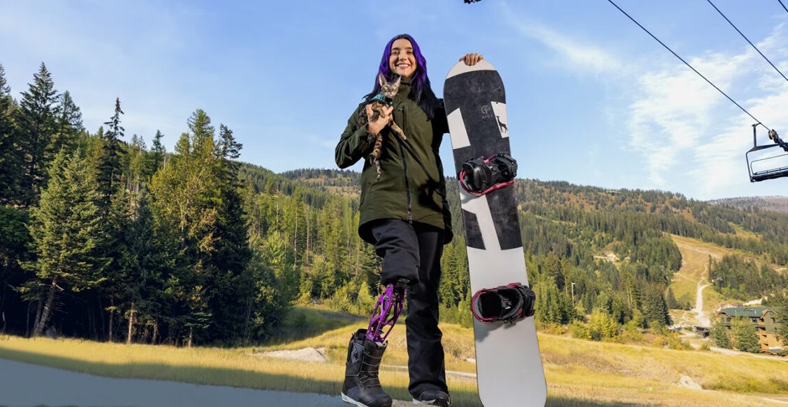 В 14 лет гимнастка Бренна Хакаби потеряла ногу. Сегодня она участвует в Паралимпиаде как сноубордистка