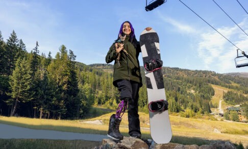 В 14 лет гимнастка Бренна Хакаби потеряла ногу. Сегодня она участвует в Паралимпиаде как сноубордистка