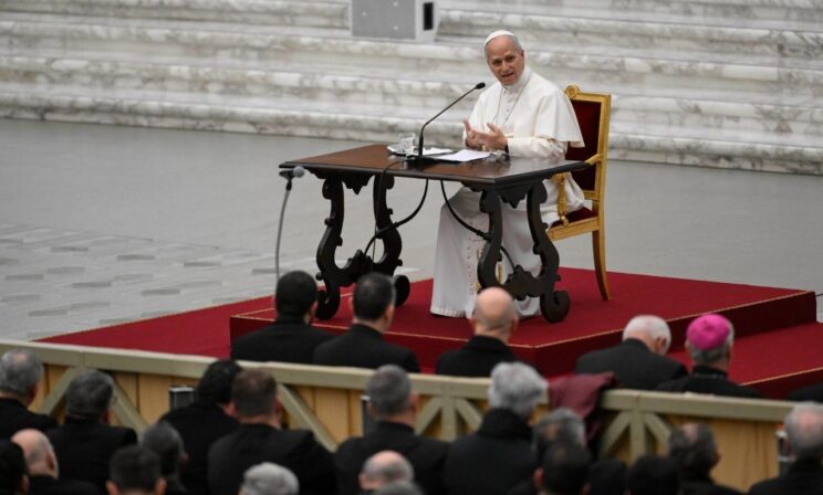 Папа римский Лев XIV попросил священников не писать проповеди с помощью ИИ