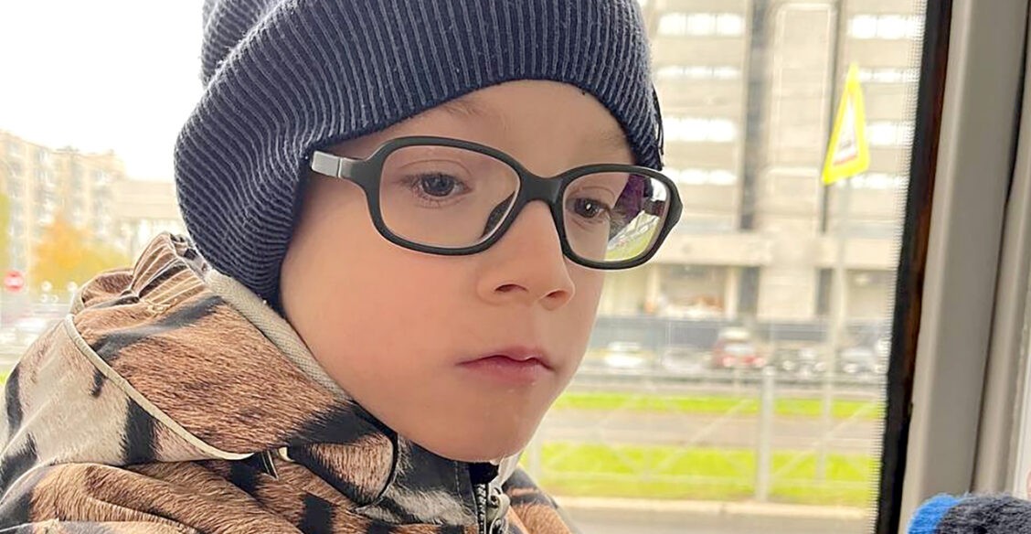 «Я увидел Максима в доме ребенка, и щелкнуло внутри: мой!» Приемные родители забрали сына домой