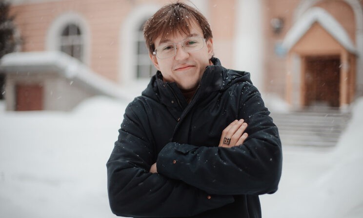 Победил в олимпиаде, стал первым в вузе, пережил депрессию и улетел в Камбоджу. Студент ВШЭ Павел Косухин