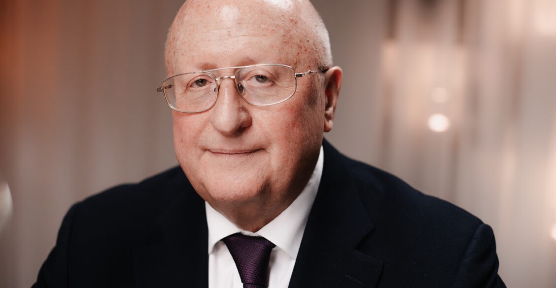 «Хочу, чтобы вакцина от рака стала делом моей жизни». Интервью с Александром Гинцбургом