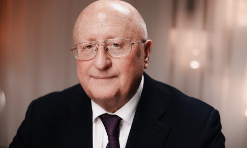 «Хочу, чтобы вакцина от рака стала делом моей жизни». Интервью с Александром Гинцбургом