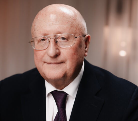 «Хочу, чтобы вакцина от рака стала делом моей жизни». Интервью с Александром Гинцбургом