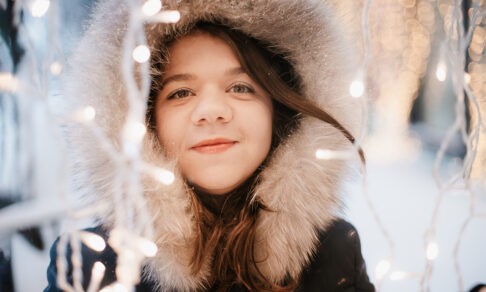 «Надо мной стоят хирурги с пилой, и я начинаю ржать». Дарья Краюхина — о жизни с ревматоидным артритом