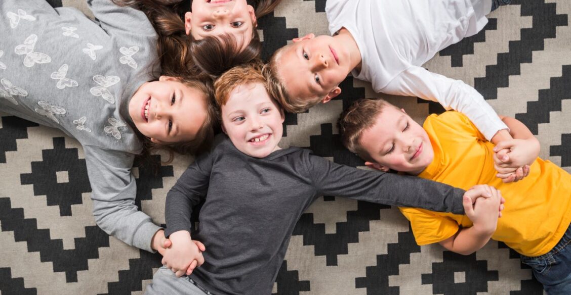 Госдума приняла закон о сохранении пособия многодетным при росте доходов