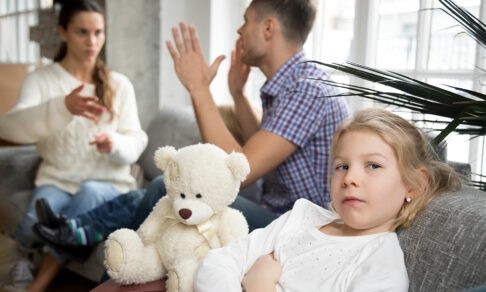 Бывший муж перевел дочь в другую школу без моего согласия. Что делать?