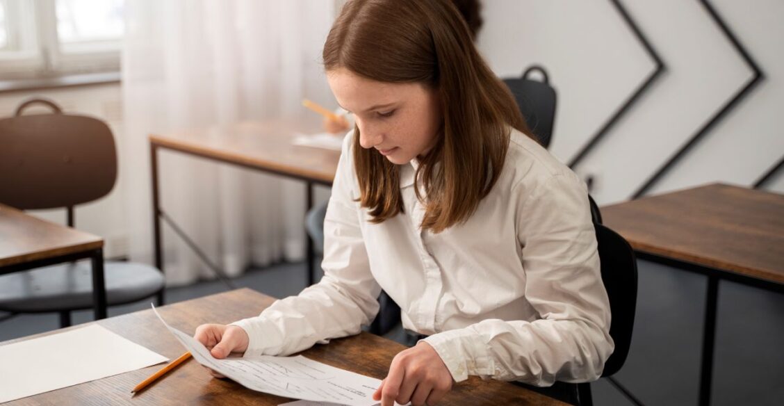 Более 745 тысяч выпускников заявились на ЕГЭ в 2026 году