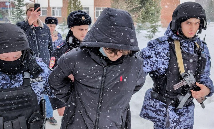 Нападения детей на школы: что важно знать педагогам и родителям